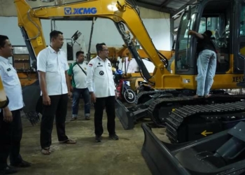 Pemkab Tanah Datar Beli 2 Unit Alat Berat untuk Siaga Bencana Alam