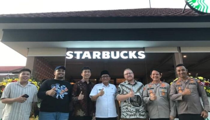 Akhirnya STARBUCKS Hadir di Padang, Ini Lokasinya!
