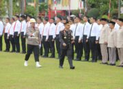 Lima Personel Polres Sumbar dan Dua Masyarakat Terima Penghargaan