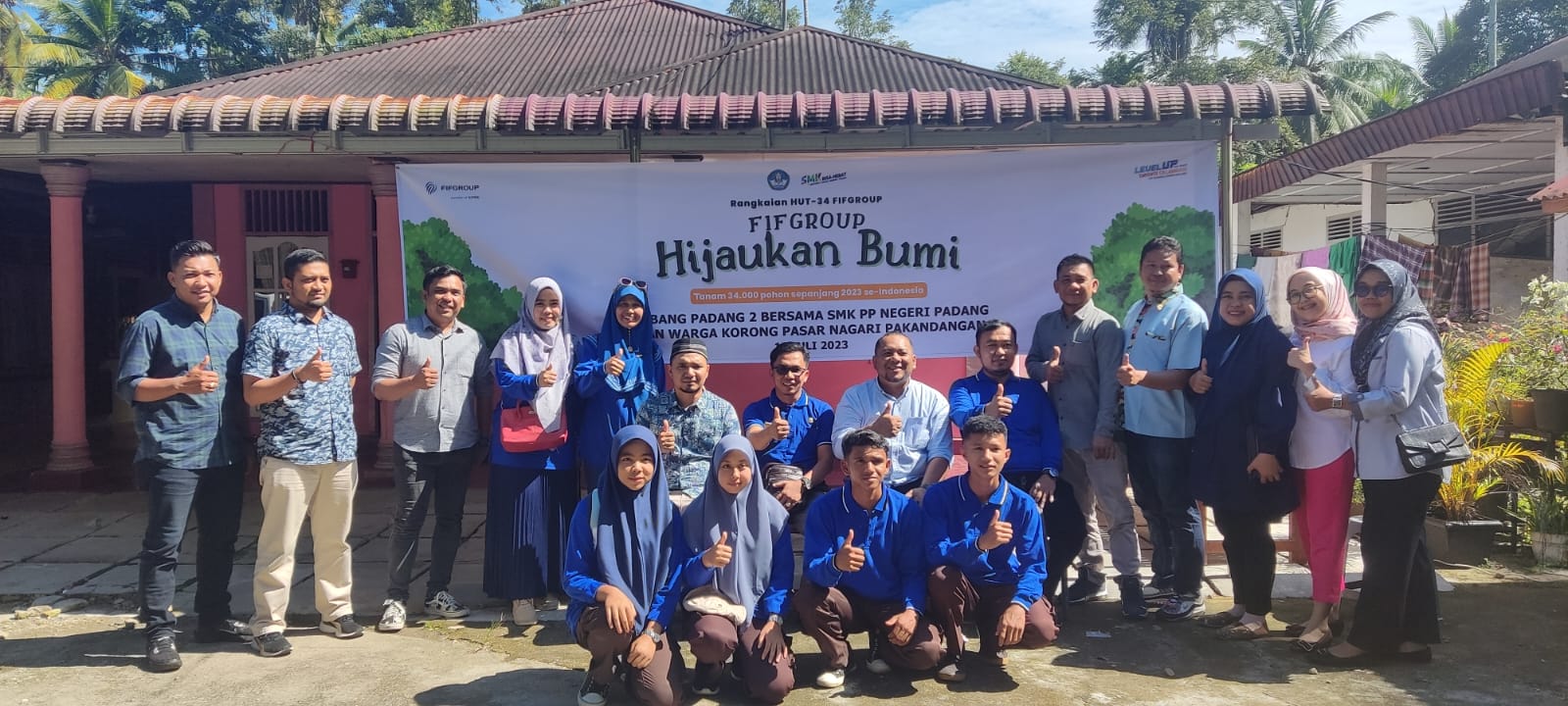 FIFGROUP Padang 2, Tanam 500 Bibit Di Pakandangan Untuk Semarakkan HUT ...