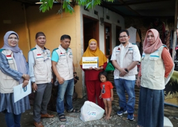 YBM PLN Sumatera Barat Salurkan Sembako untuk Korban Banjir di Padang