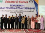 Ketua PW Muhammadiyah Sumbar Kukuhkan Pengurus BPP Pesantren Kauman Padang Panjang