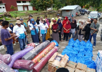 Sepekan Pasca Bencana, Tim PLN Peduli Kembali Salurkan Bantuan untuk Korban Longsor di Padang dan Agam