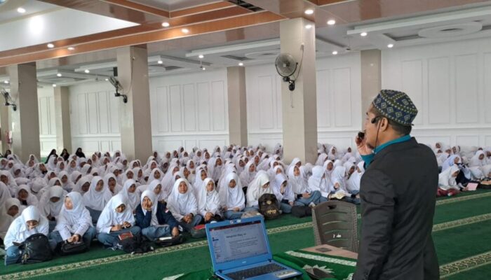 Semarak Tahun Baru Hijriah 1445, Pontren Kauman Motivasi Santri Menghafal Al-Qur’an