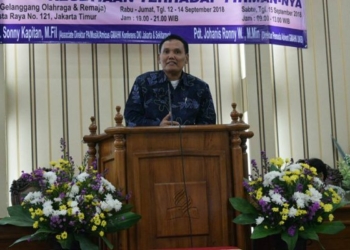 SASTRA REBOAN: Penyair Pulo Lasman Simanjuntak Bacakan Dua Sajak di Panggung  PDS. HB. Jassin TIM Jakarta