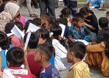 Pemko Padang Bantu Beri  Edukasi dan Hibur Anak-anak Air Bangis di Masjid Raya Sumatera Barat