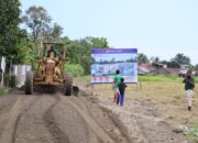 Crazy Rich Padang Mengaspal Jalan di Palapa Saiyo