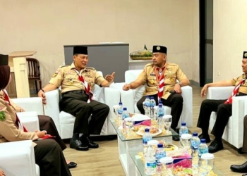 Audy Joinaldy Terima Lencana Darma Bakti dan Karya Bakti saat Malam Renungan Hari Pramuka ke-62 Cibubur