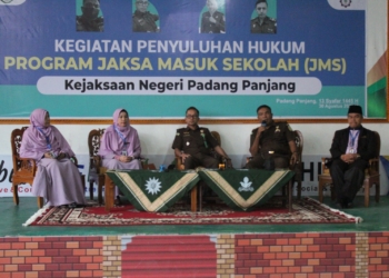 Cegah Narkotika dan Bullying, “Jaksa Masuk Sekolah” Sambangi Pesantren Kauman Padang Panjang