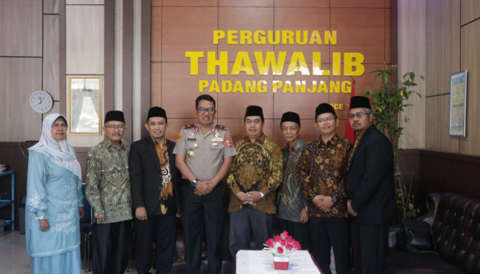 Kuliah Umum di Thawalib Padang Panjang, Kepala BNN NTT Brigjend Pol. Riki Yanuarfi Paparkan Dahsyatnya Bahaya Narkoba