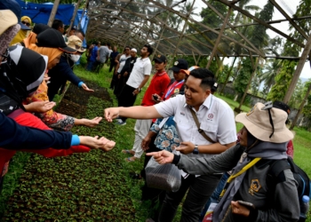 Peserta Penas Petani dan Nelayan XVI Kunjungi Semen Padang