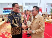 SELAMAT! 3 Kali Peringkat 1 TPID Nasional Berturut-turut, Bupati Tanah Datar Terima Penghargaan dari Presiden RI