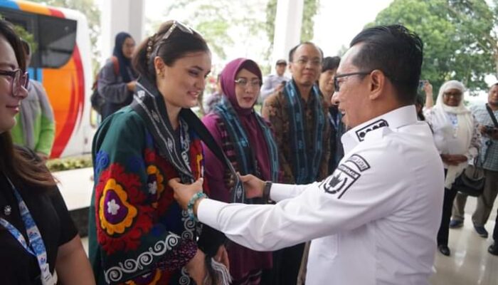 Peserta KSP KIA dari Berbagai Negara Terkesima dengan “Pendekar Cinta” di Tanah Datar