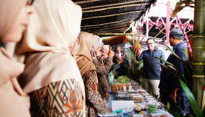 Semarak Pekan Tani Nagari di Lintau Buo Tanah Datar, Pengunjung Disuguhkan “Gebetan Manis”