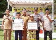 Warga Kurang Mampu Solok Selatan Terima Bantuan Beras Program CBP