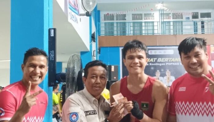 Bikin Petinju Riau Menyerah , Adi Ramaju Siregar Tambah Koleksi Medali Emas Sumbar