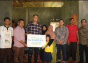 Bupati Sijunjung Serahkan Santunan JKM Rp42 Juta