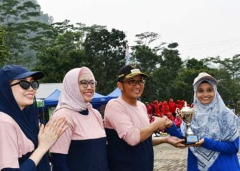 Hadiri Gebyar PKK 2023, Walikota Hendri Septa: TP PKK Padang Berprestasi, Luar Biasa!