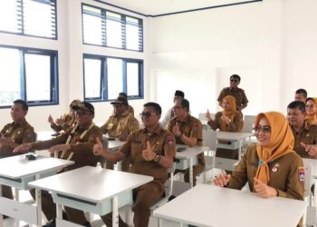 Walikota Hendri Septa Jadi Siswa di SMPN 28 Padang saat Jajal Kenyamanan Belajar di Kelas Baru