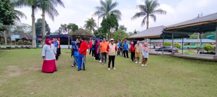 Rapat koordinasi kesiapsiagaan personil Tagana dalam penanggulangan bencana.