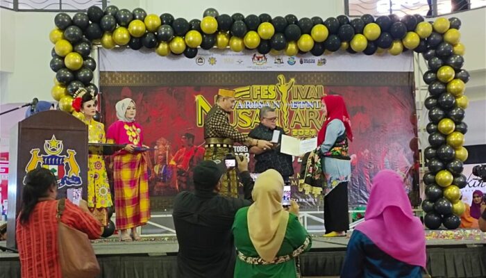 Peduli Jaga Adat Budaya Nusantara dari Kepunahan, Sastri Bakry Kembali Terima Penghargaan dari Malaysia