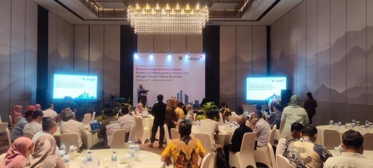 Suasana diskusi Indosat Business di Hotel Santika, Kota Padang, Rabu (11/10/2023). IRHAM