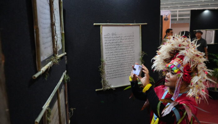 Manuskrip Tuanku Imam Bonjol Ditampilkan di Pameran Naskah Kuno ICHF 2023 Payakumbuh