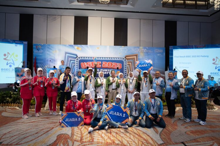 BRI Regional Office (RO) Padang telah menyelenggarakan BRI Service Excellent Competition atau BSEC tahun 2023 pada Sabtu (21/10) lalu. Dalam kompetisi ini, Branch Office Batusangkar keluar sebagai pemenang atau menempati peringkat pertama. DOK AFRIANITA