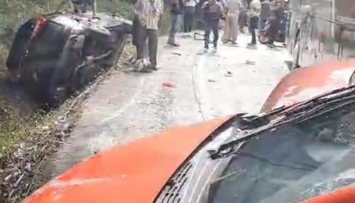 Rem Blong, Bus Ratu Mulya Hantam Enam Kendaraan di Sitinjau Laut