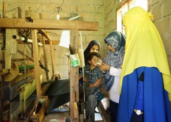 Srikandi PLN Sumbar “Peduli Stunting” Turun Serahkan Bantuan Hingga ke Pelosok Nagari di Kabupaten Solok