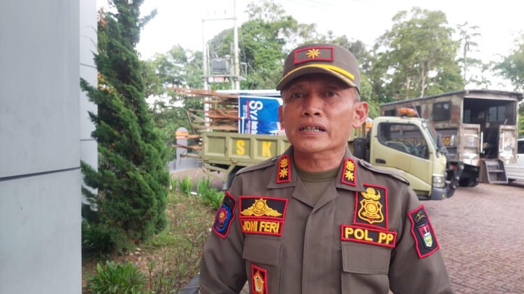 Kepala Satpol PP Kota Bukittinggi Joni Feri