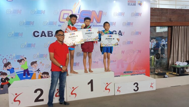 Muhammad Alfatih Fabrizhio, atlet Senam Lantai binaan Forum Komunikasi Karyawan Semen Padang Group (FKKSPG), berhasil menyabet dua medali emas pada ajang Olimpiade Olahraga Siswa Nasional (O2SN) SD tingkat nasional. IST