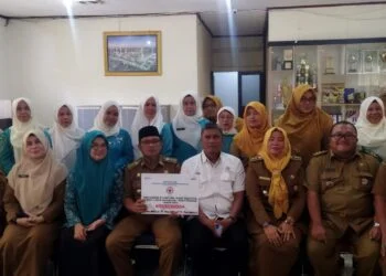 Dukung Generasi Emas 2045, Semen Padang Salurkan Bantuan PMT di Lubuk Kilangan