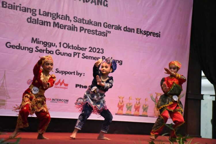 Penampilan salah satu peserta lomba tari. IST
