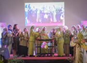 HUT FKIKSP Ke-23, Istri Karyawan Semen Padang Mantapkan Fungsi Limpapeh di Rumah Gadang