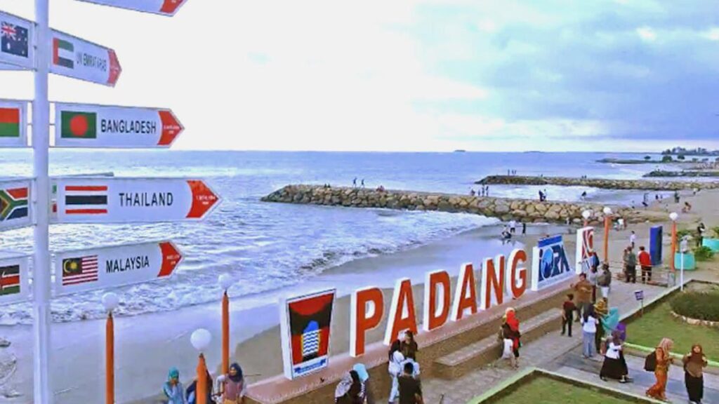 Pemerintah Kota Padang bertekad untuk mengembangkan wisata kesehatan seiring berkembangnya industri kesehatan. 