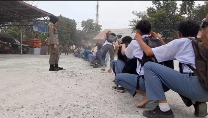 Bolos Sekolah, Puluhan Pelajar SMK Ini Diamankan Pol PP Padang saat Asyik “Hanging Out” di Warung