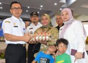Ratusan Anak Terancam Stunting di Padang dapat Bantuan 1.500 Telur dan 691 Antropometri Kit