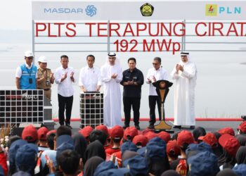 Kebanggaan Indonesia! Presiden Jokowi Resmikan PLTS Terapung Cirata, Terbesar di Asia Tenggara