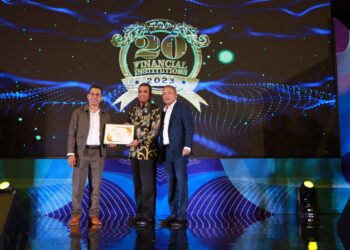 Bank Nagari Terima Penghargaan The Finance Awards 2023
