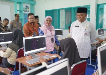 Sumbangsih PLN Peduli Hadirkan Wajah Baru di Laboratorium Komputer SMK 1 Sumbar