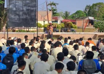 PLN Mobile Diperkenalkan Pada Ratusan Siswa SMK 1 Sumbar