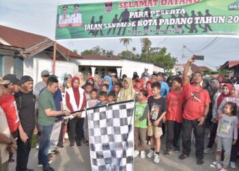 Wawako Ekos Albar Apresiasi Kegiatan Jalan Santai di Lubuk Gajah