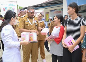 Bekerjasama dengan Gapopin dan Pemkab Mentawai, Pemprov Sumbar Hadirkan Layanan Pemeriksaan Mata Gratis di Tuapejat