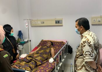 Pj Wako dan Forkopimda Besuk Korban Erupsi Marapi di RSUD Padang Panjang