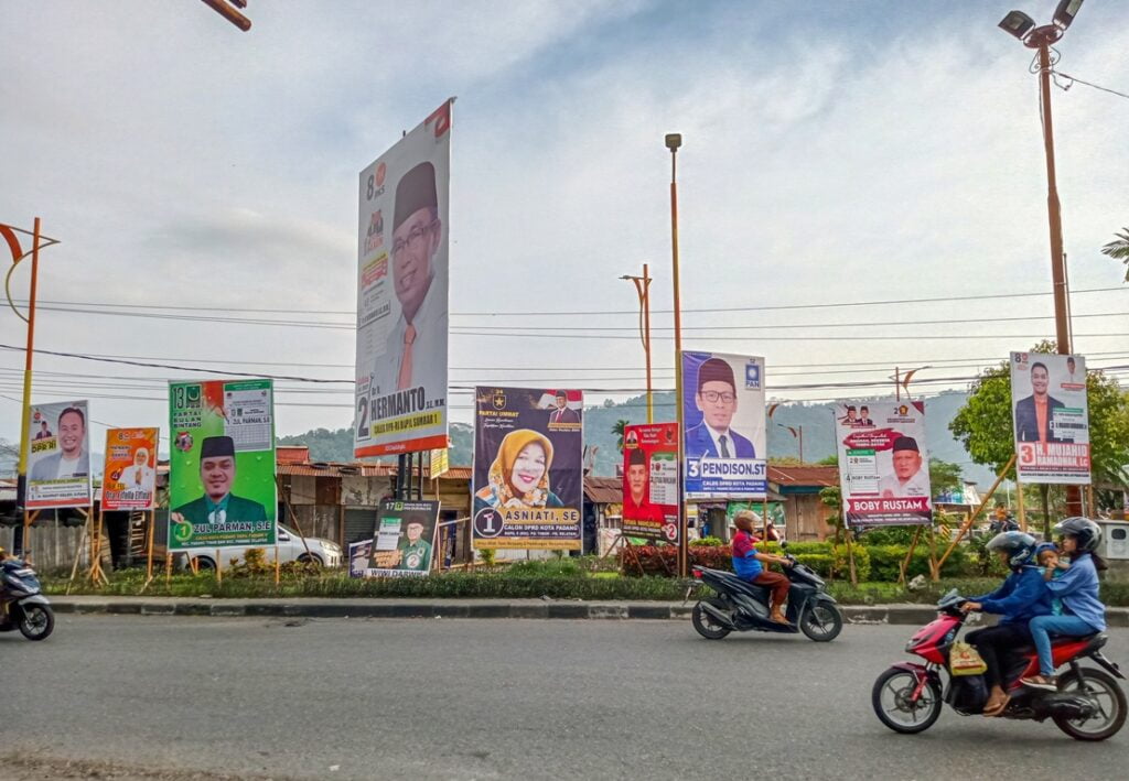 Bawaslu mulai memetakan kerawanan Pilkada) serentak 2024. Sumbar masuk kategori rawan sedang dalam Indeks kerawanan pemilihan.