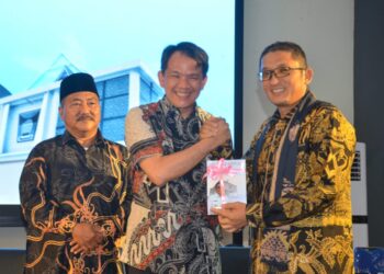 Buku Biografi Wali Kota Padang Diluncurkan, Sejarawan : Menginspirasi