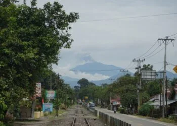 Pusat Vulkanologi dan Mitigasi Bencana Geologi menyatakan, status Gunung Marapi turun dari Level III (Siaga) menjadi Level II (Waspada)