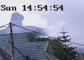 Detik-Detik Gunung Marapi Semburkan Hawa Panas