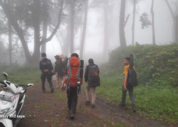 Marapi Erupsi dan Muntahkan Abu Vulkanik, BKSDA Sumbar Tutup Jalur Pendakian